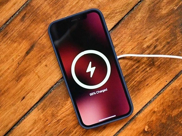 任丘苹果手机维修分享iPhone 12可以随便充电吗 